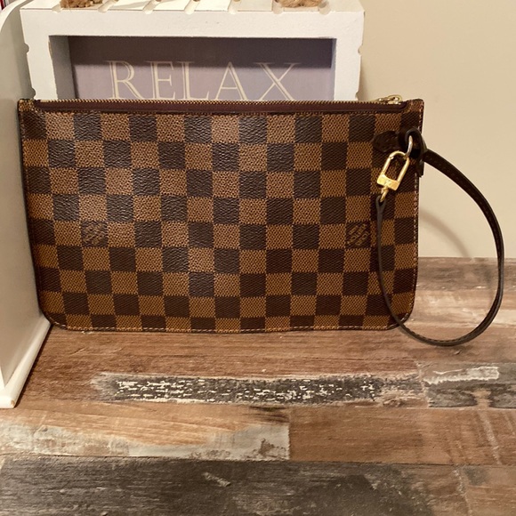 Louis Vuitton Handbags - 🌸 AUTHENTIC 🌸 Louis Vuitton Damier Ebene Neverfull Pochette / Wrist Bag Purse